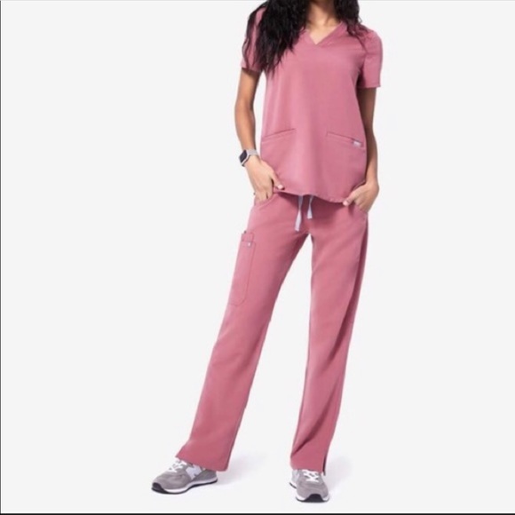 ISO mauve FIGS scrubs - Picture 1 of 1